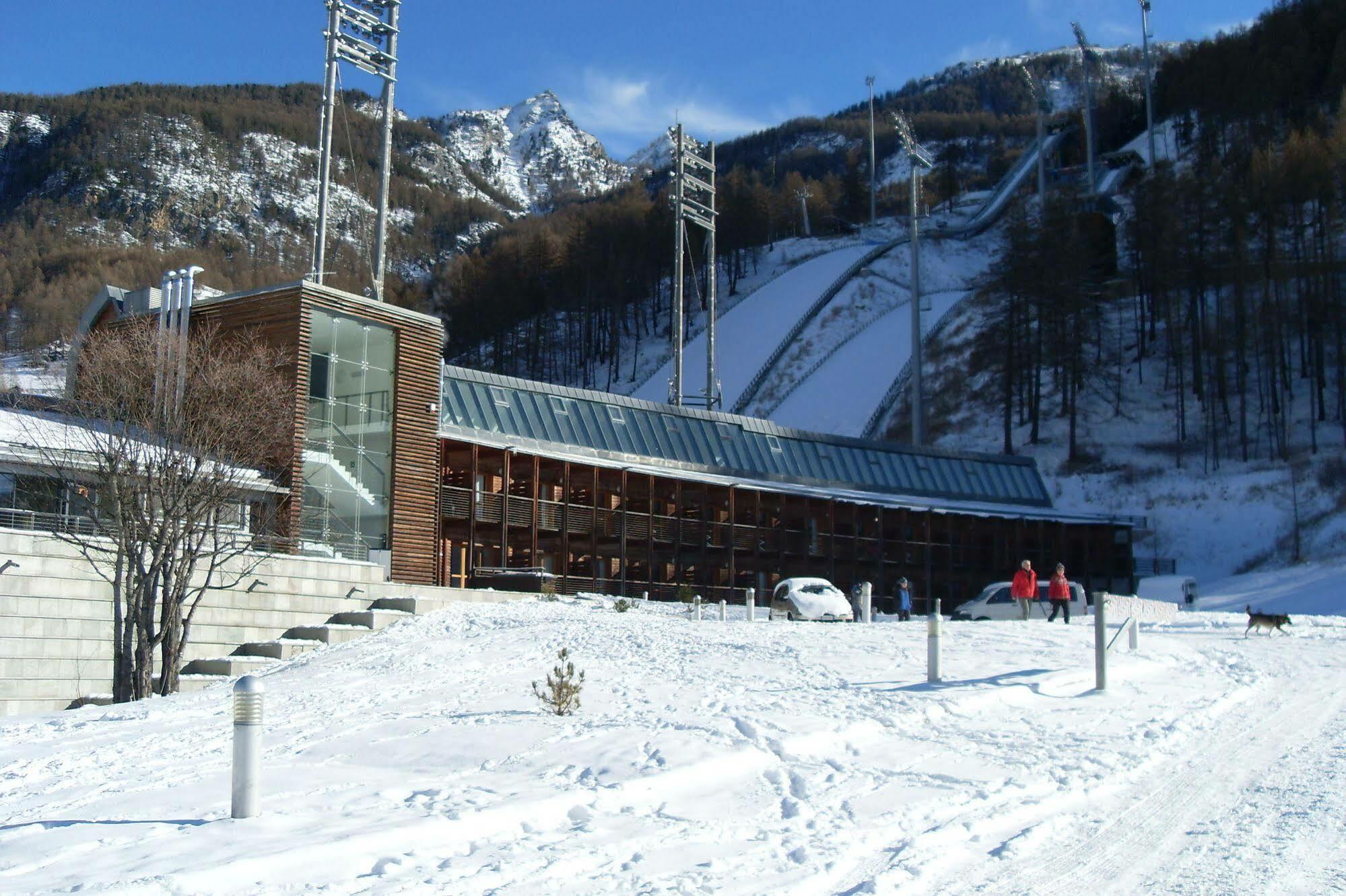 Pragelato Ski Jumping Hotel براجيلاتو المظهر الخارجي الصورة