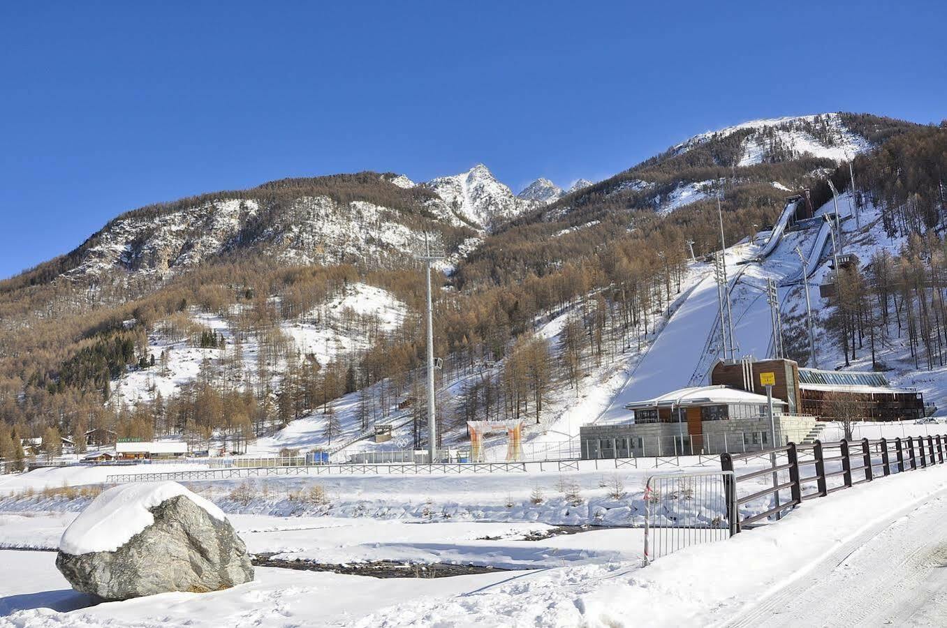 Pragelato Ski Jumping Hotel براجيلاتو المظهر الخارجي الصورة